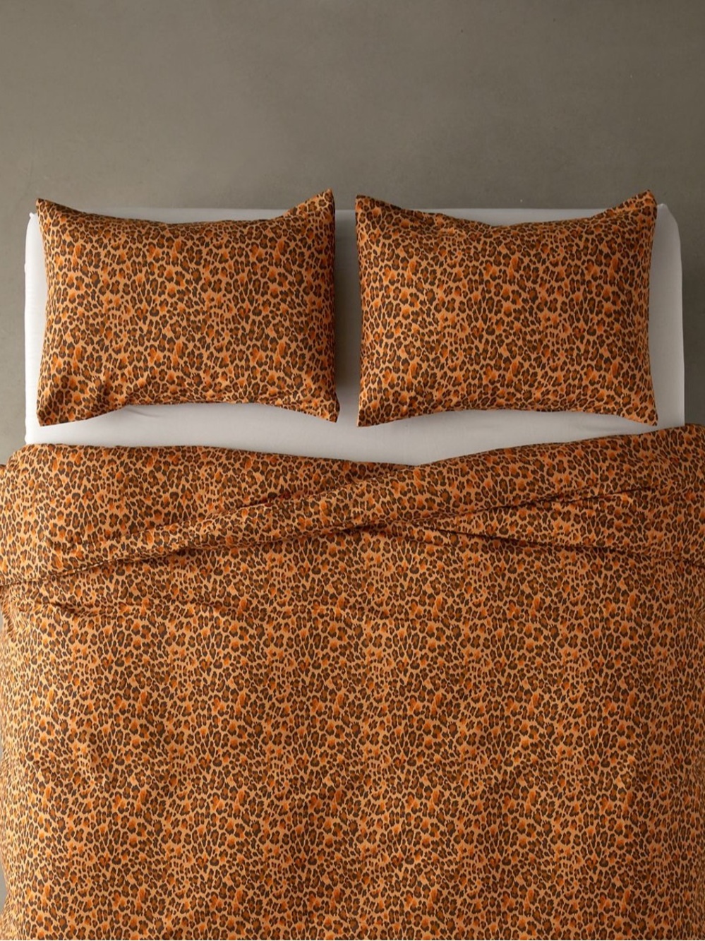 NEW. Urban Outfitters Dolores Leopard Core Pillow Cover Set. NEW IN PACKAGE